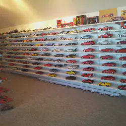 /img/44451-cars-diecast-community.webp