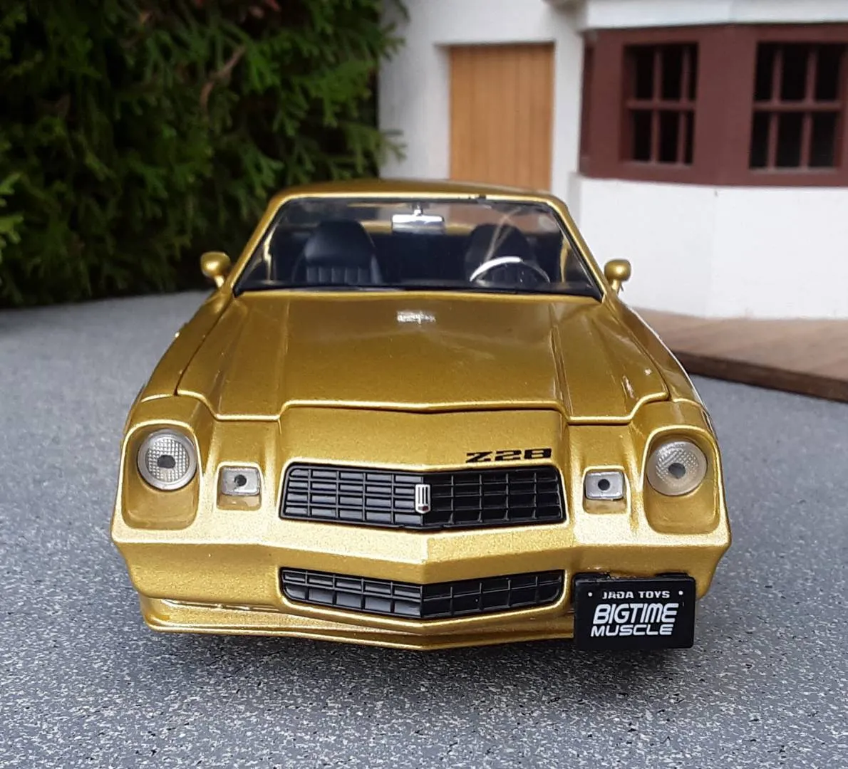 /img/44453-camaro-diecast-collection.webp