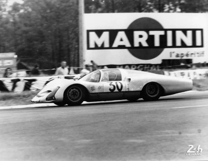 /img/44455-aston-martin-db4-diecast.webp