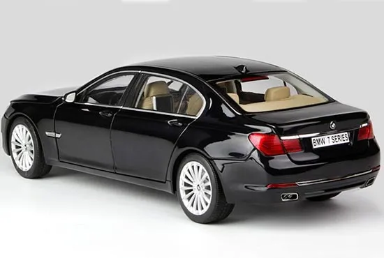 44456 bmw 750li diecast model intro
