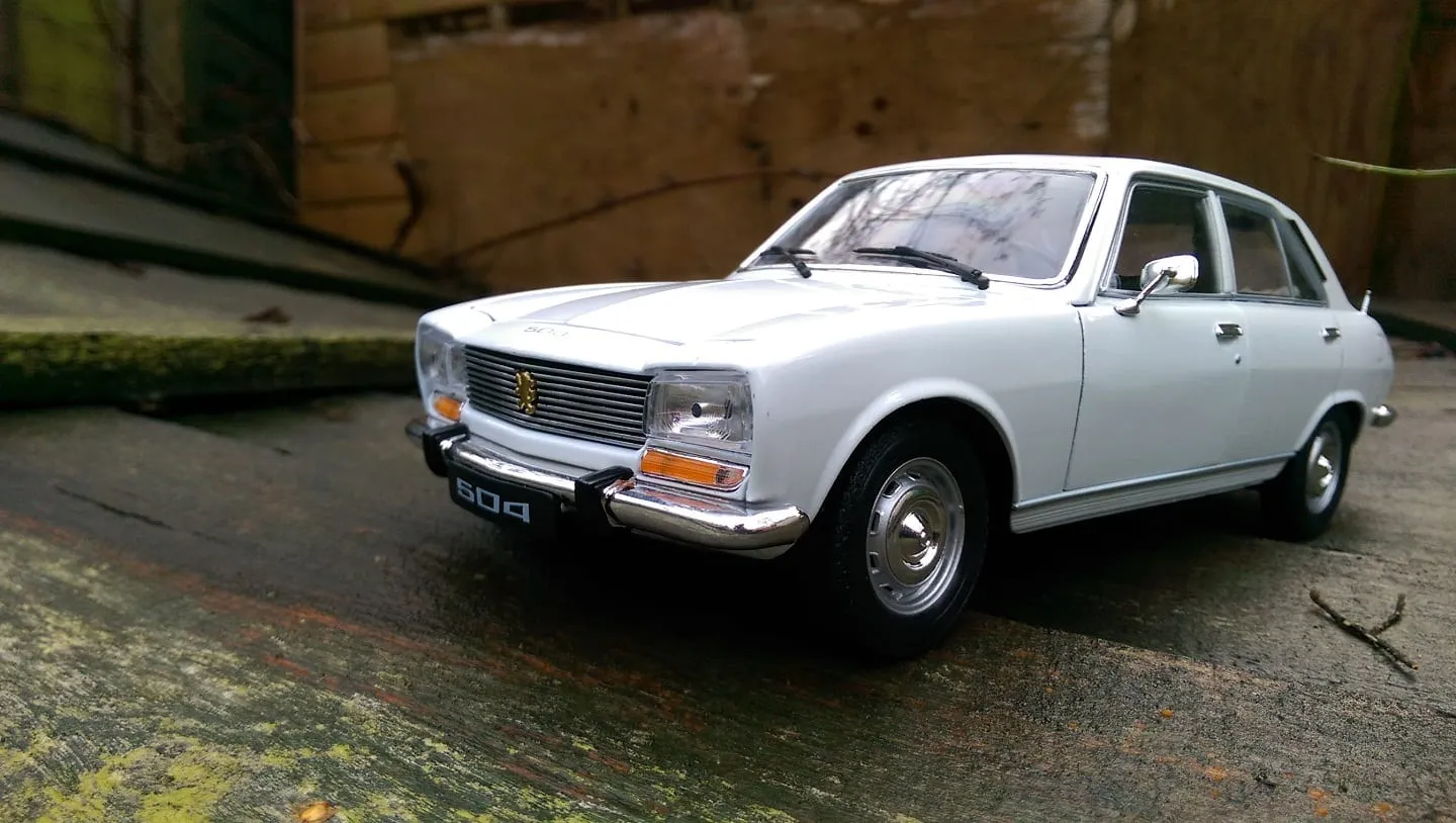 44458 dinky toys peugeot 504