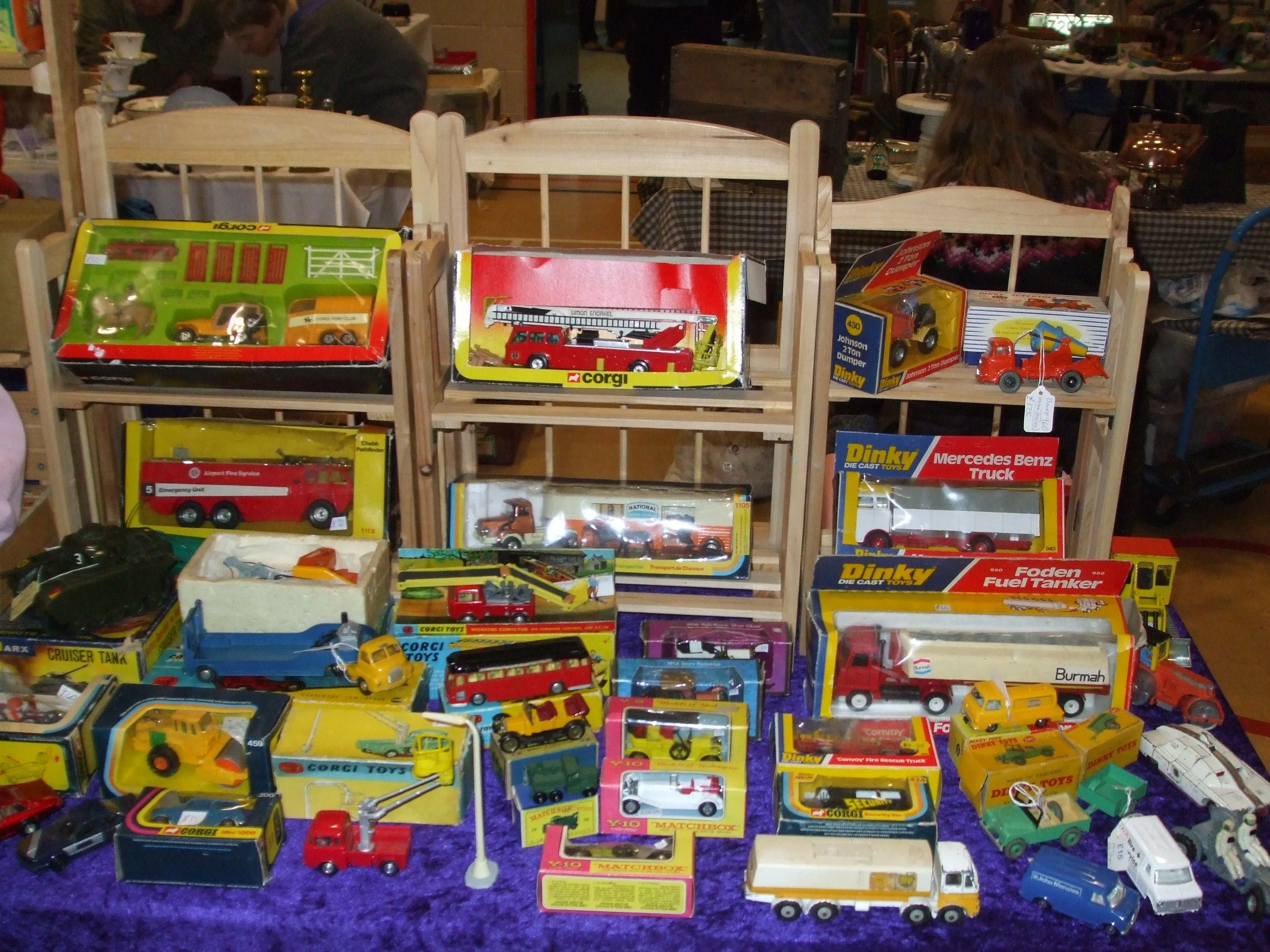 44464 diecast toy fair entrance