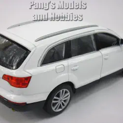 /img/44465-audi-q7-diecast-model-display.webp