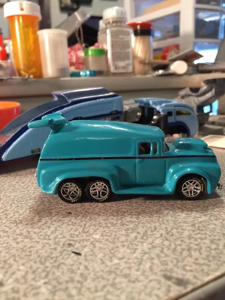/img/44466-hot-wheels-display-image8.webp