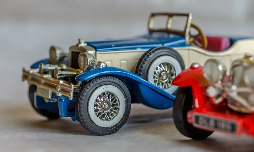 /img/44472-modified-diecast-car-showcase.webp