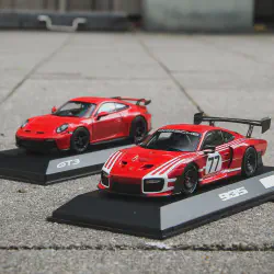 /img/44473-cleaning-diecast-cars.webp