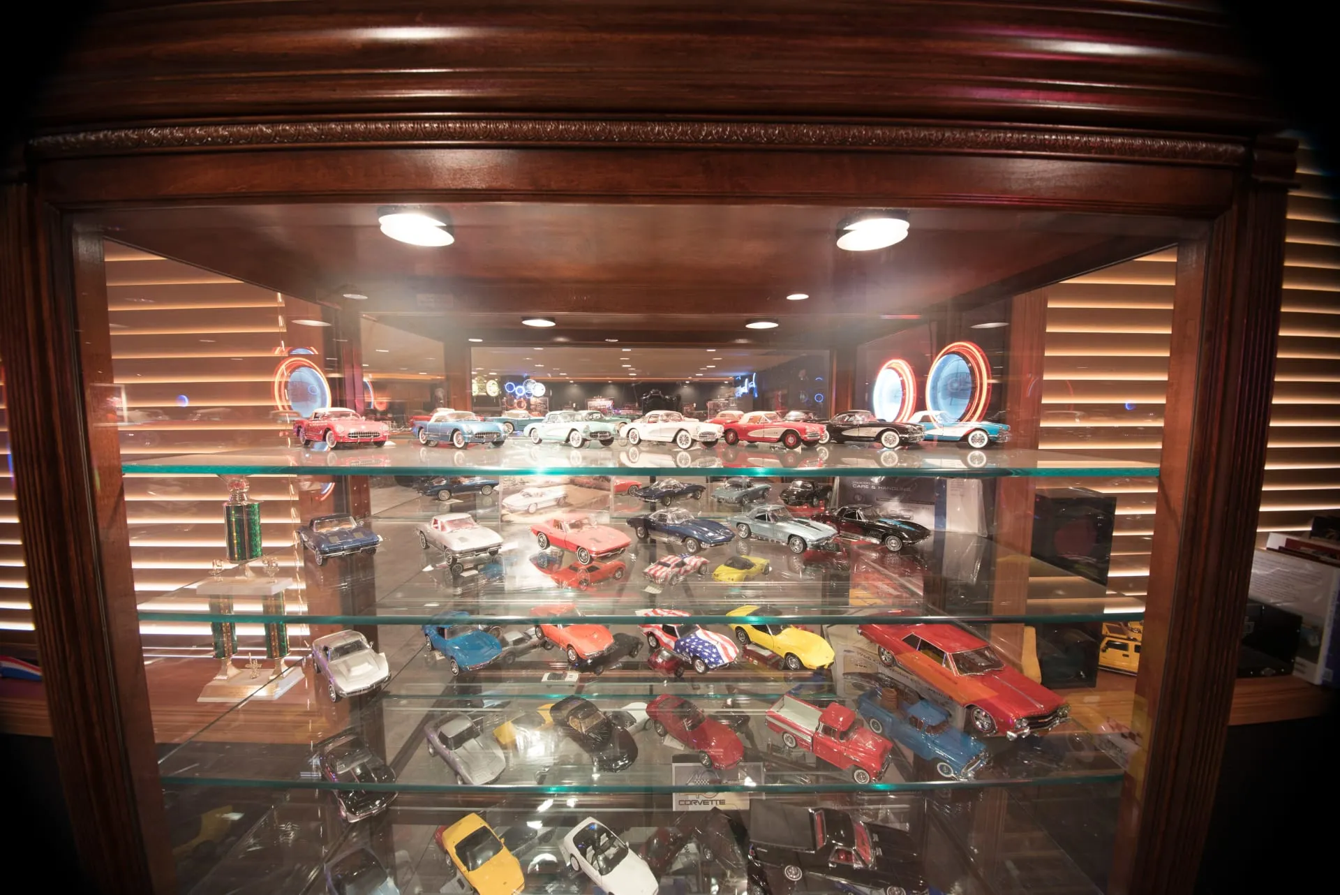 44474 diecast truck display shelf