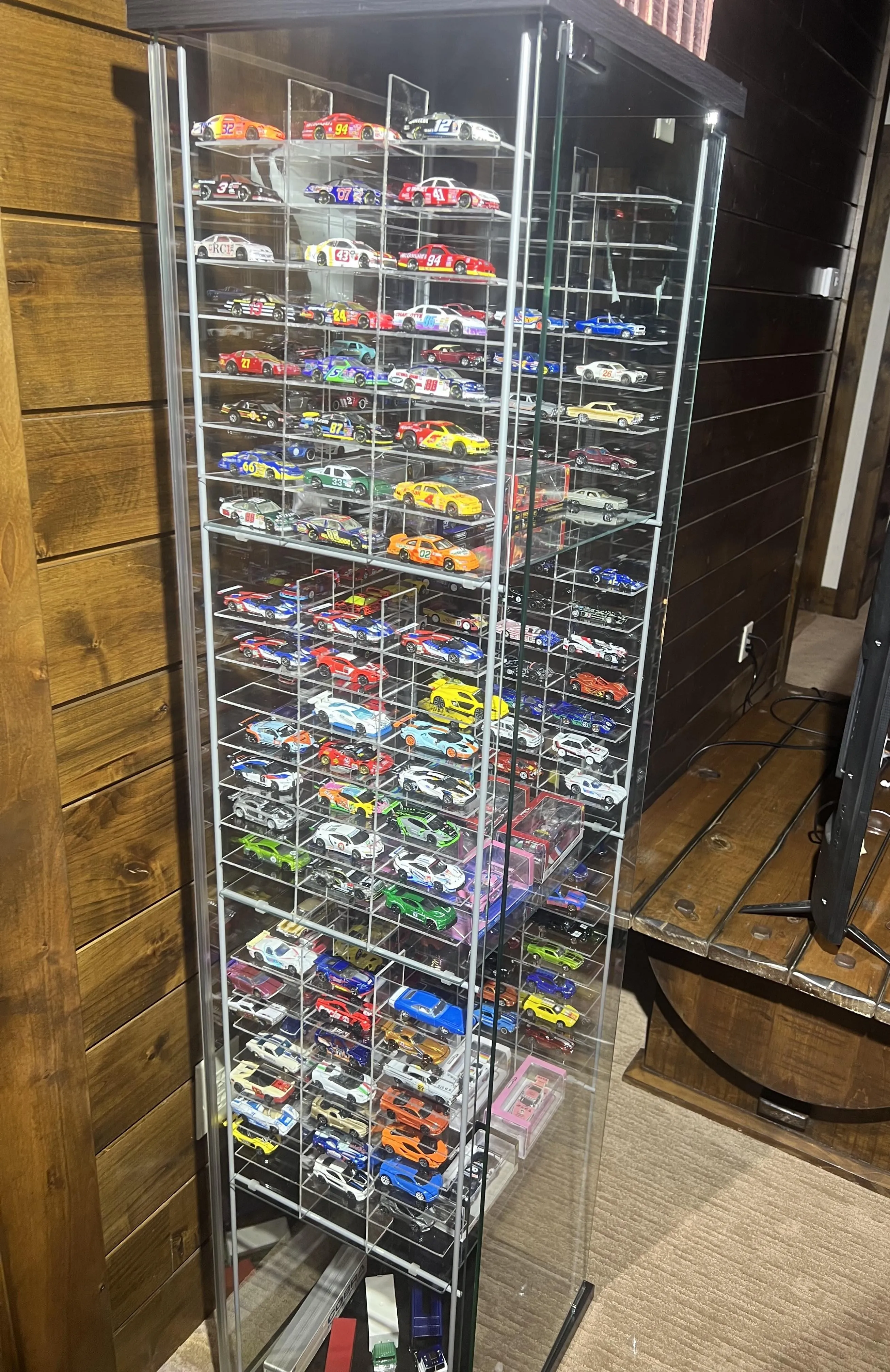 44474 diecast truck display wall mounted
