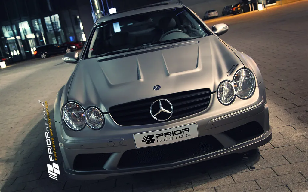 /img/44481-mercedes-clk-diecast-collection-display.webp
