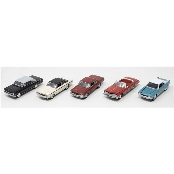 /img/44498-johnny-lightning-cars.webp