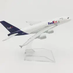 /img/44505-diecast-airplane-model-display.webp