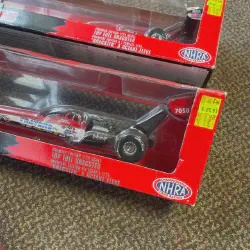 /img/44517-diecast-car-condition.webp