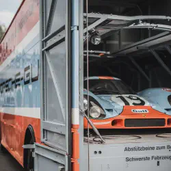 /img/44520-porsche-917k-diecast-display.webp