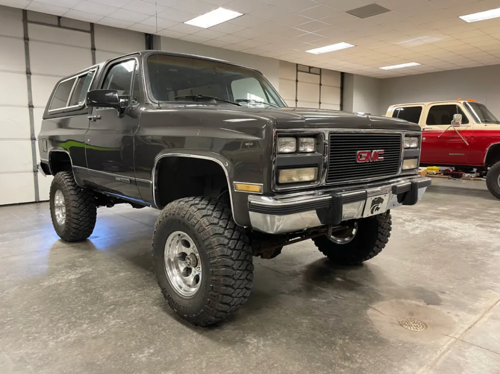 44526 gmc jimmy diecast cleaning