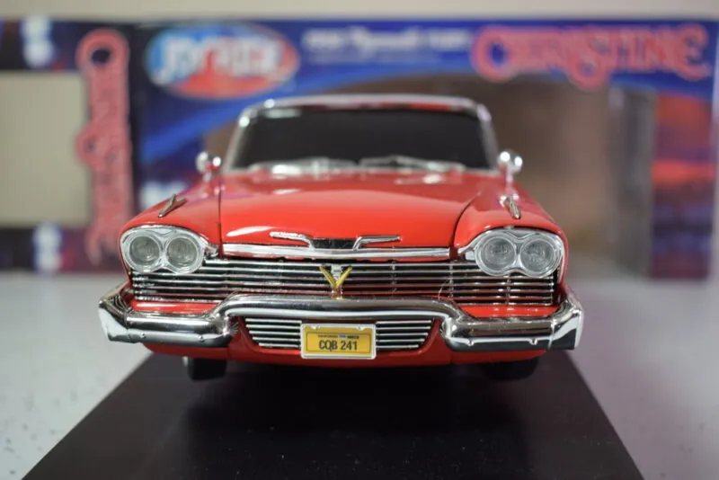/img/44527-diecast-car-display.webp