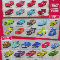/img/44531-collectors-display-disney-cars.webp