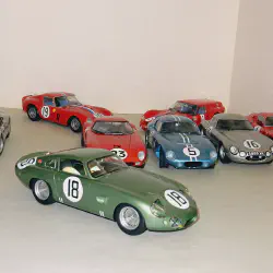 /img/44533-choosing-diecast-models.webp