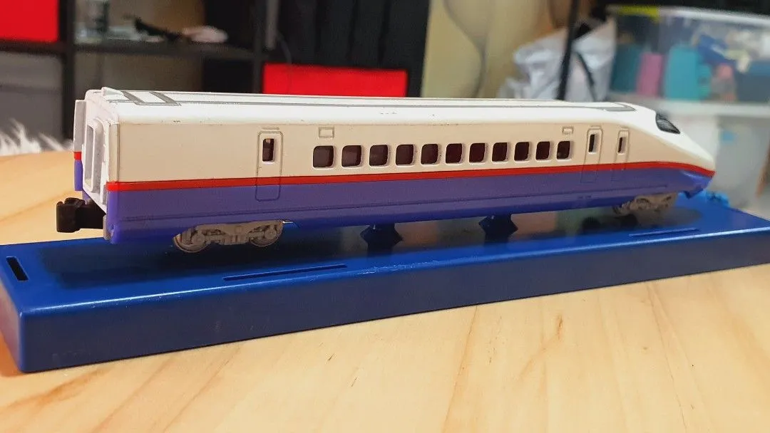 /img/44549-shinkansen-diecast-model.webp