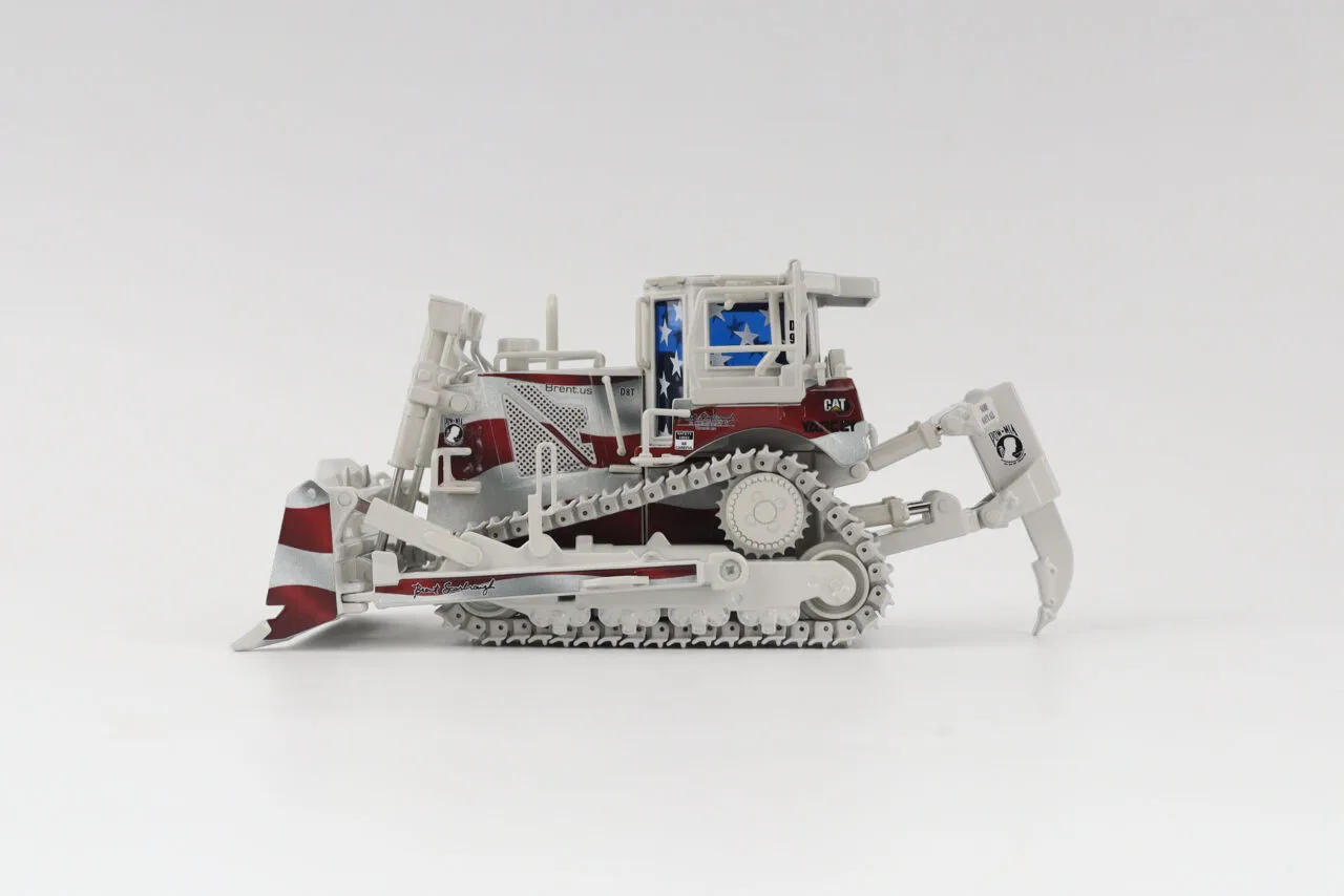 /img/44562-cat-excavator-cab-interior.webp