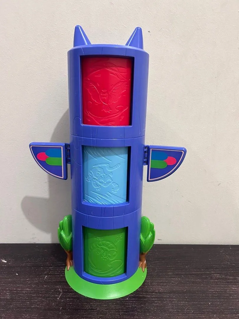 44584 paw patrol diecast tower kids playing