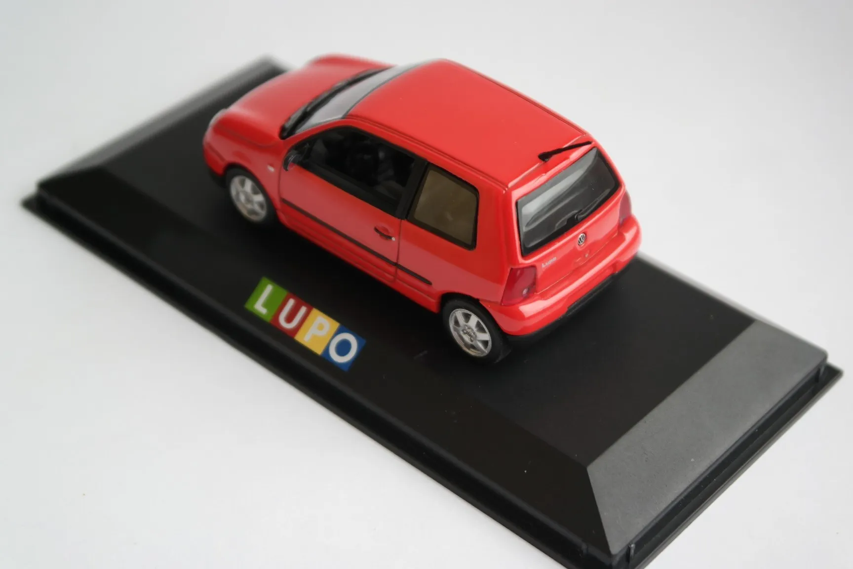 44615 vw lupo diecast models collection