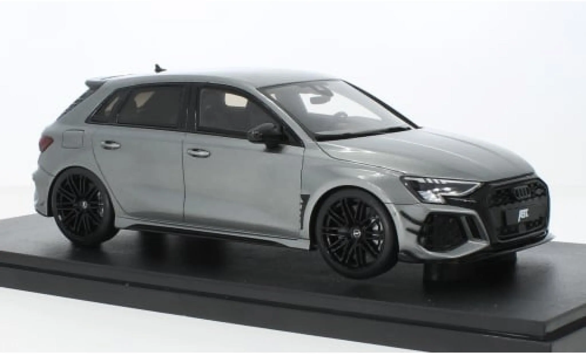 /img/44624-diecast-model-storage.webp