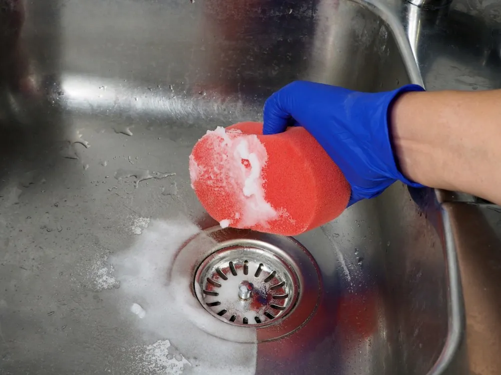 /img/44645-diecast-metal-dusting.webp