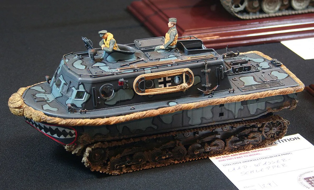 44648 wwii diecast vehicle sherman
