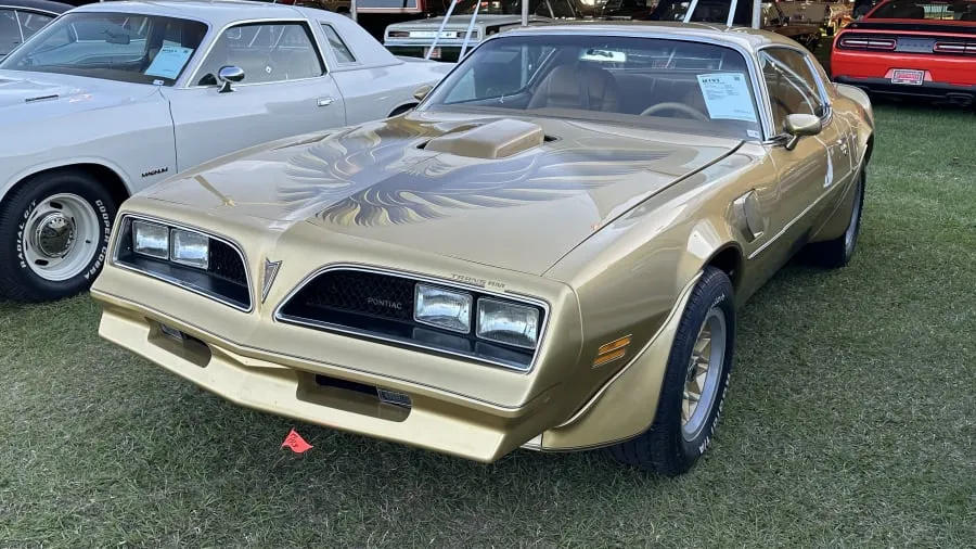 44652 pontiac trans am diecast maisto