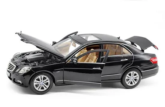/img/44659-diecast-collection-display.webp