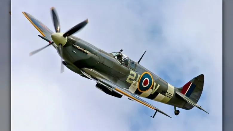 44662 spitfire diecast model