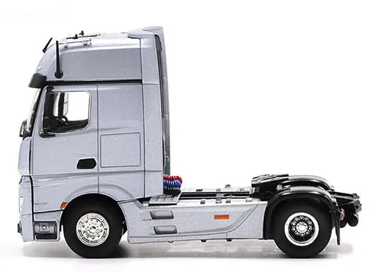 44663 mercedes actros diecast model 4