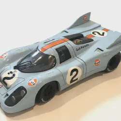 /img/44680-gulf-porsche-917-diecast-model-display.webp