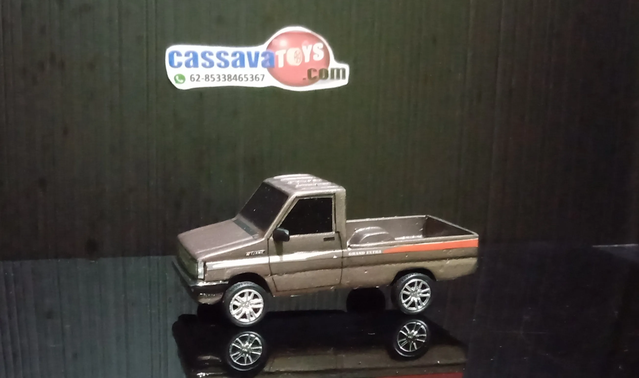 44683 diecast kijang detailing