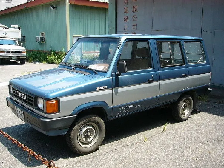 44683 diecast toyota kijang main
