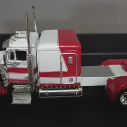 /img/44698-peterbilt-unique-color.webp
