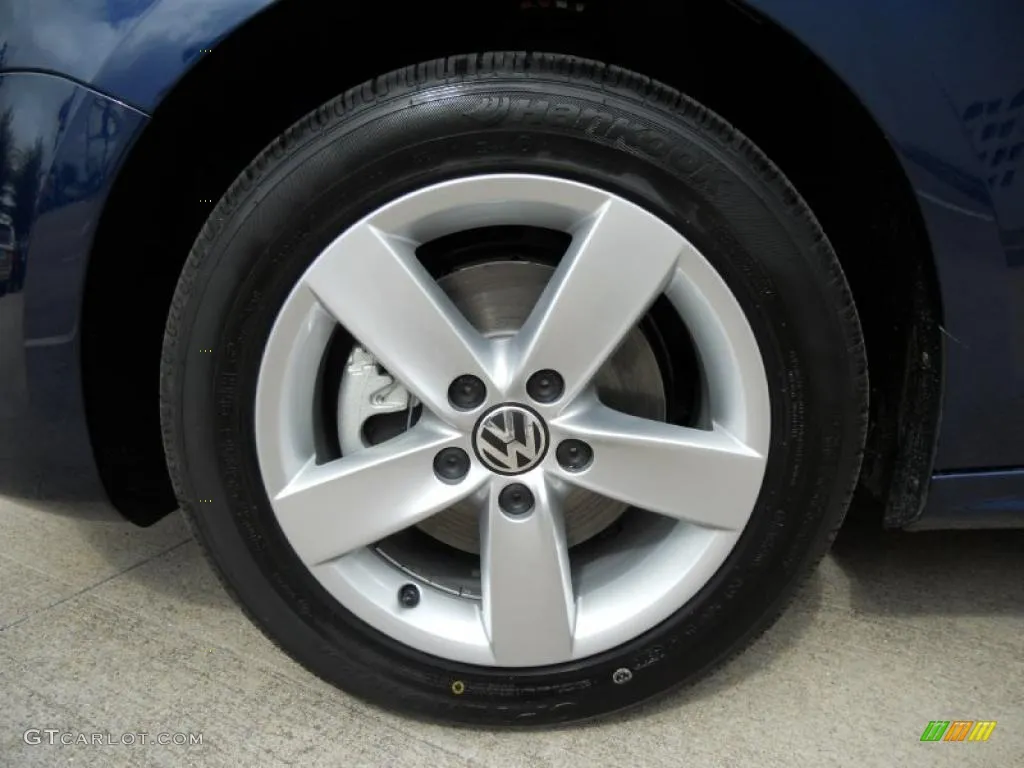 44708 2011 vw jetta diecast model2