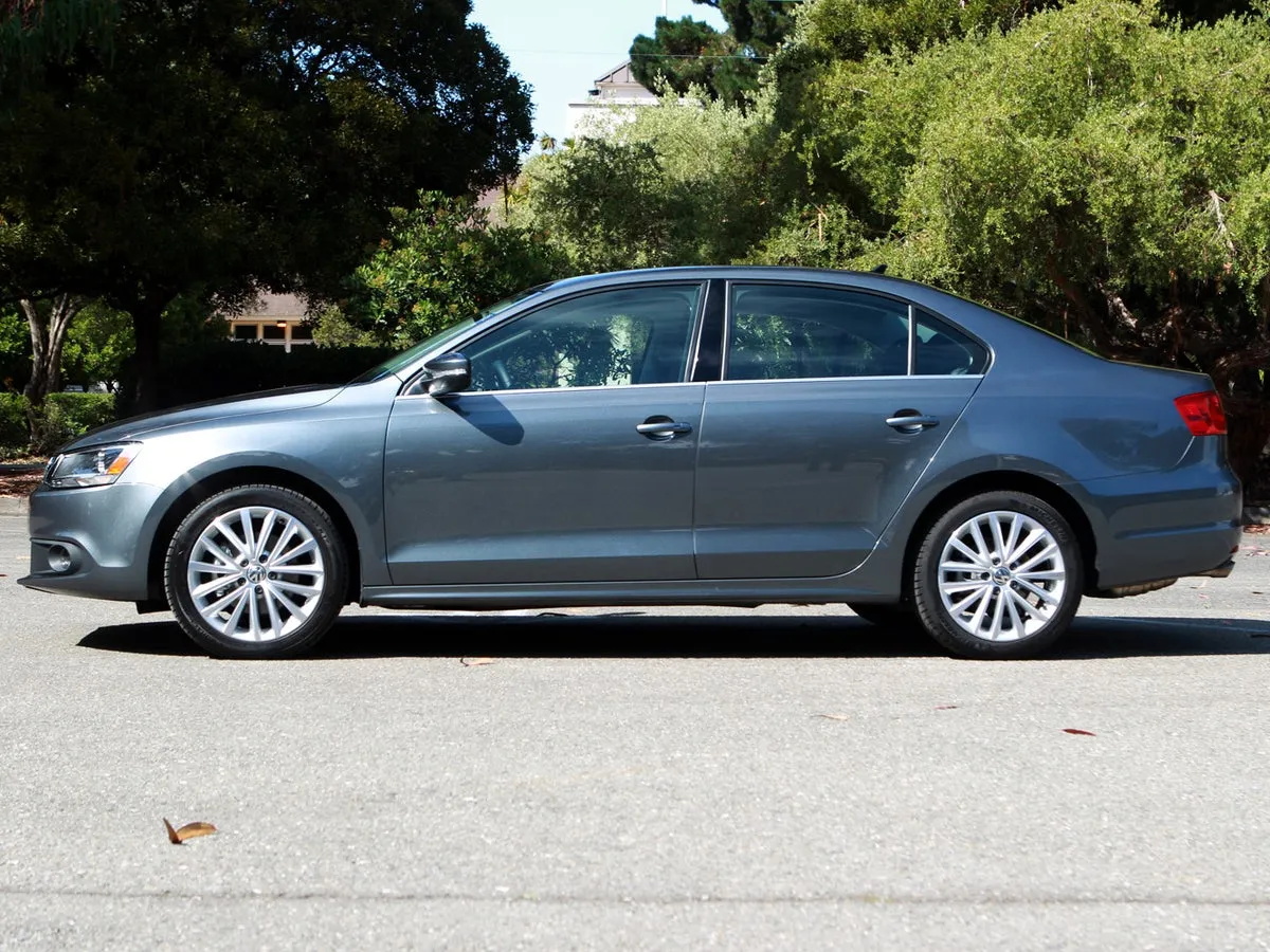 44708 2011 vw jetta diecast scale
