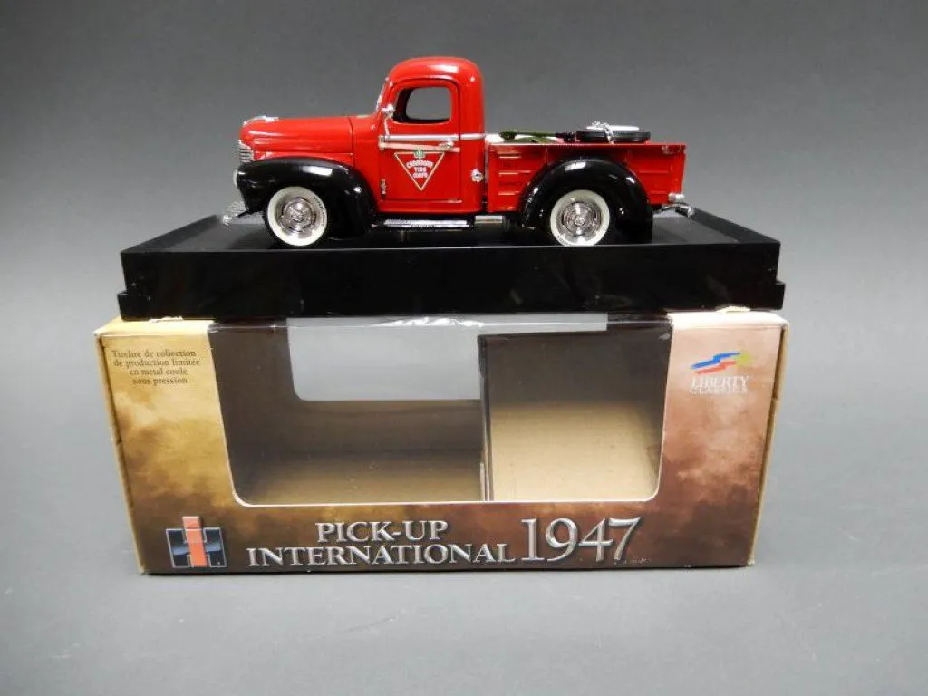 44720 1970s tow truck