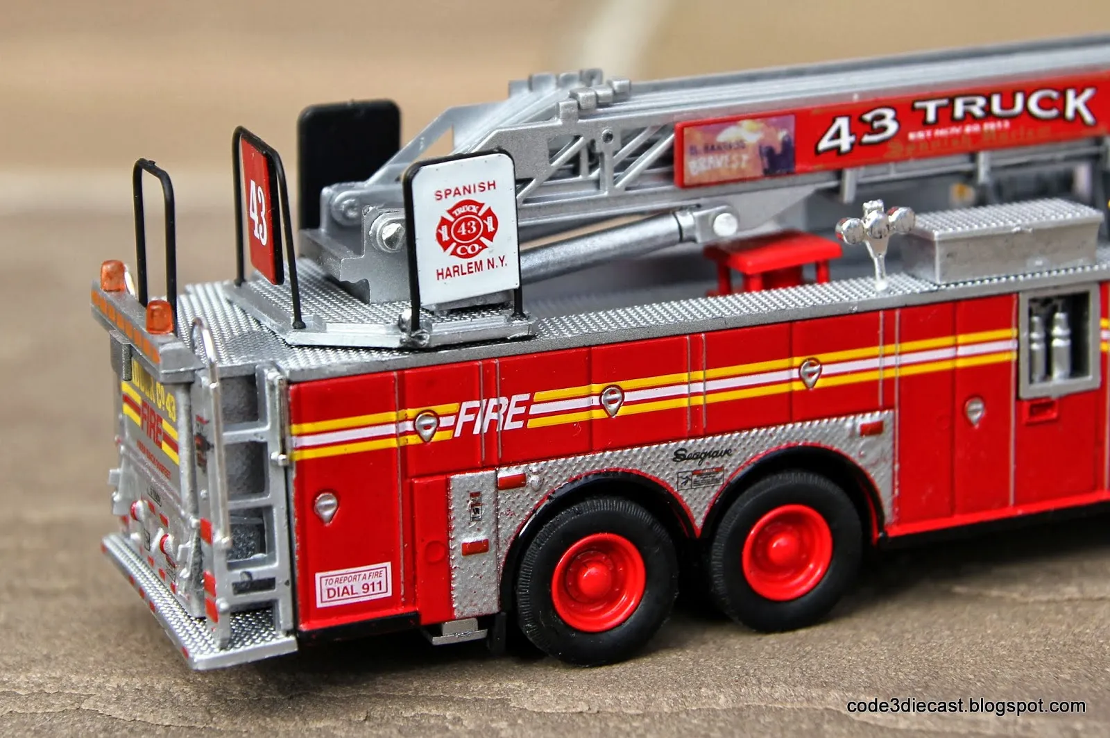 44728 code 3 police car