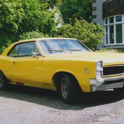 /img/44734-cleaning-diecast-models.webp